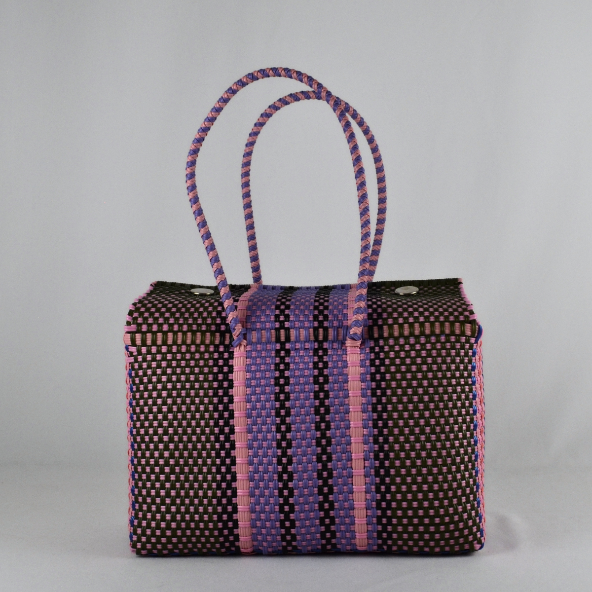 Lonchera artesanal tamaño especial rosa y morado tejida a mano