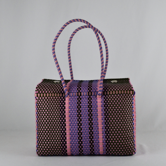 Lonchera artesanal tamaño especial rosa y morado tejida a mano