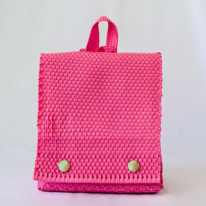 Mochila artesanal grande hecha en México tejida a mano con material reciclado