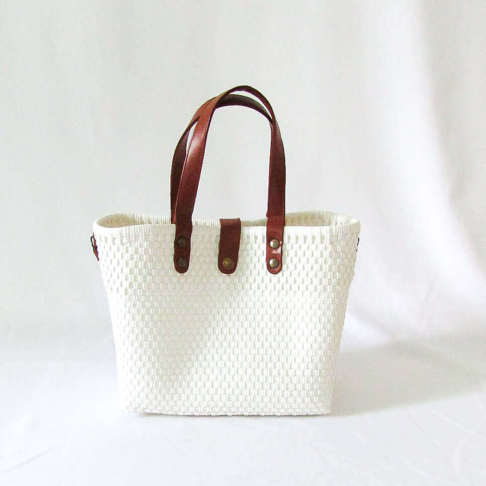 Tote Mediano de Piel Hecho en México bolsa artesanal tejida a mano con plástico reciclado LDPE