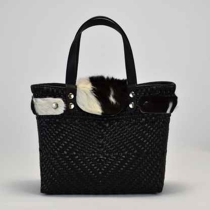 tote artesanal piel México edición Cow Furry color negro detalle de asas