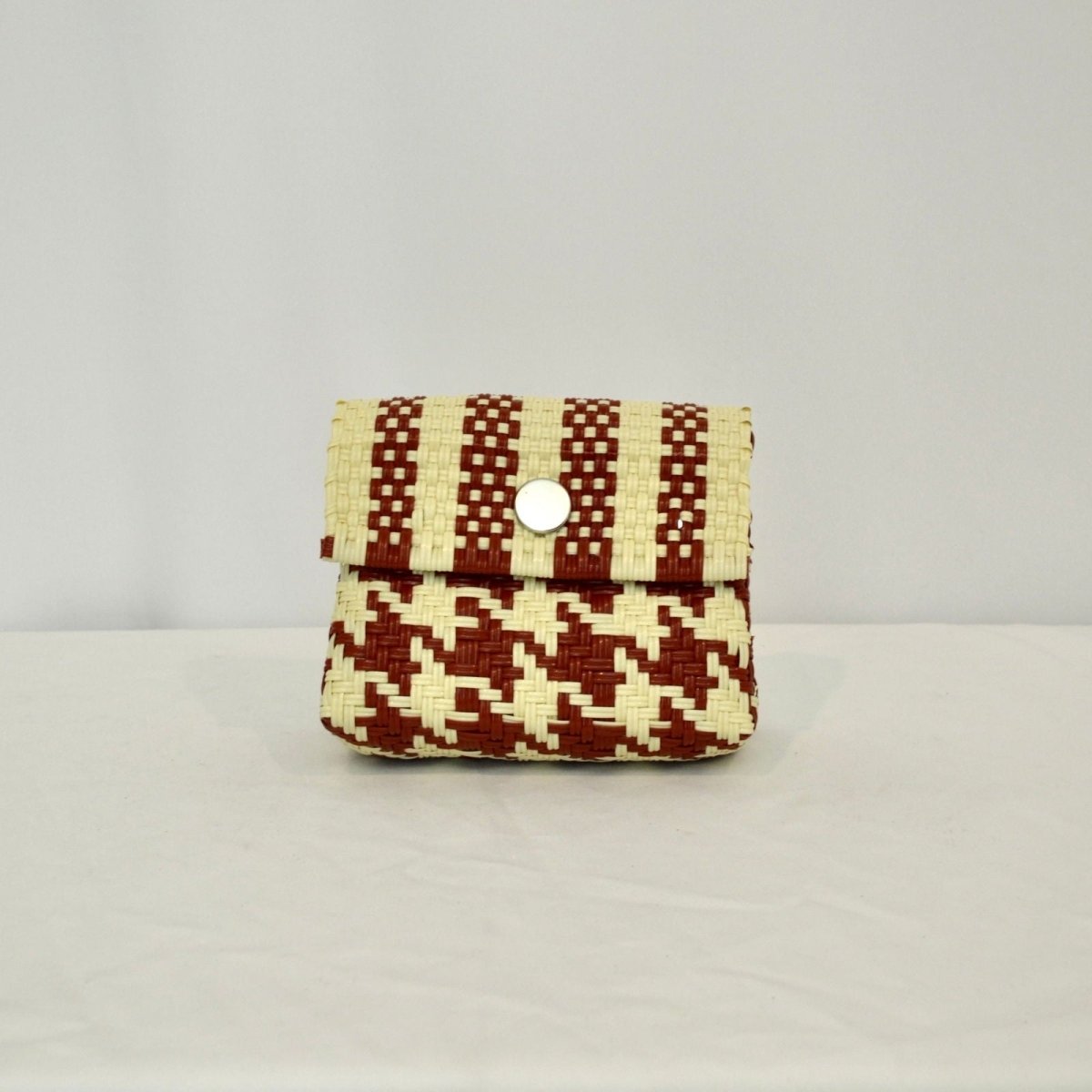 Bolsa de cosméticos artesanal con impacto social y diseño funcional - Bolsa Artesanal MX | Bolsas Hechas a Mano con Impacto Social