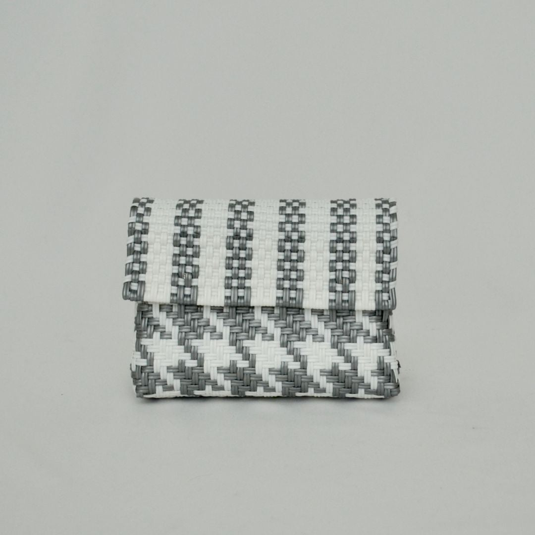 Bolsa de cosméticos artesanal con impacto social y diseño funcional - Bolsa Artesanal MX | Bolsas Hechas a Mano con Impacto Social