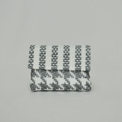 Bolsa de cosméticos artesanal con impacto social y diseño funcional - Bolsa Artesanal MX | Bolsas Hechas a Mano con Impacto Social