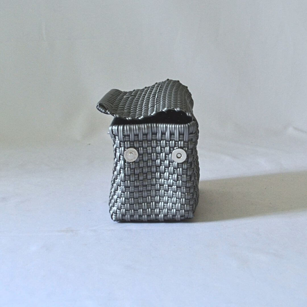 Bolsa de cosméticos artesanal con impacto social y diseño funcional - Bolsa Artesanal MX | Bolsas Hechas a Mano con Impacto Social