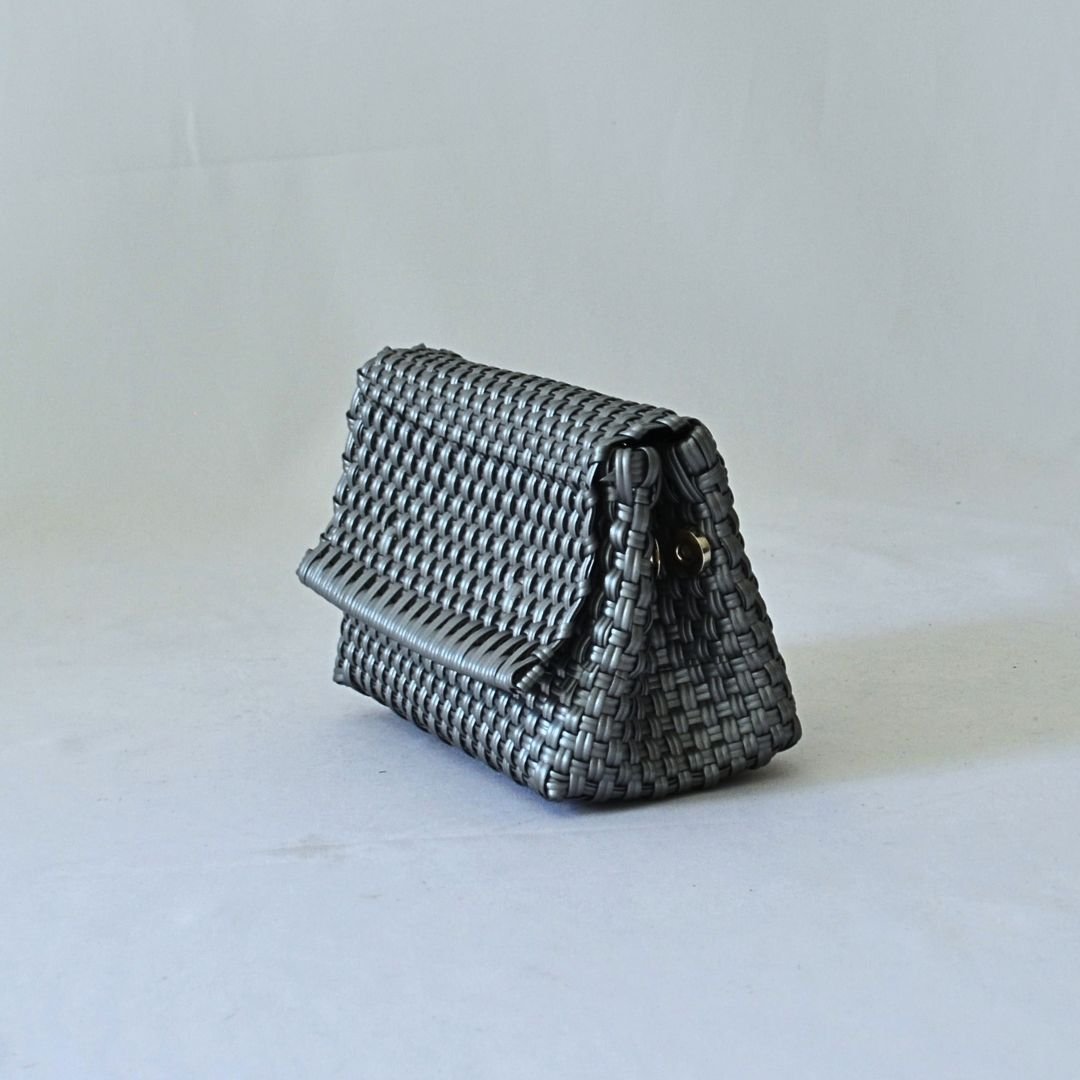 Bolsa de cosméticos artesanal con impacto social y diseño funcional - Bolsa Artesanal MX | Bolsas Hechas a Mano con Impacto Social