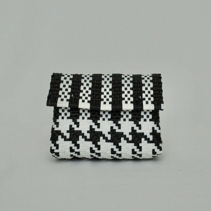 Bolsa de cosméticos artesanal con impacto social y diseño funcional - Bolsa Artesanal MX | Bolsas Hechas a Mano con Impacto Social