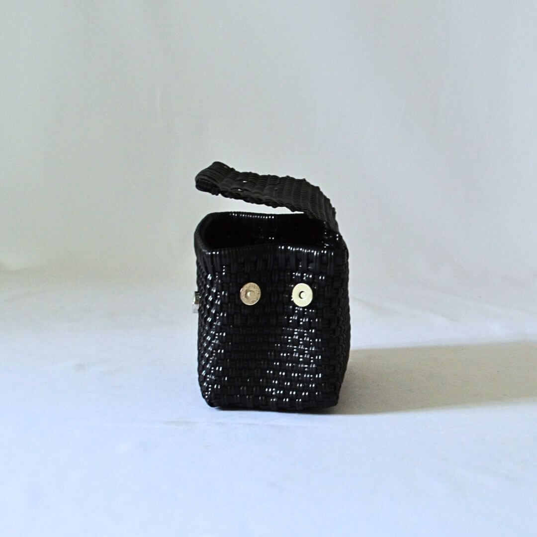 Bolsa de cosméticos artesanal con impacto social y diseño funcional - Bolsa Artesanal MX | Bolsas Hechas a Mano con Impacto Social