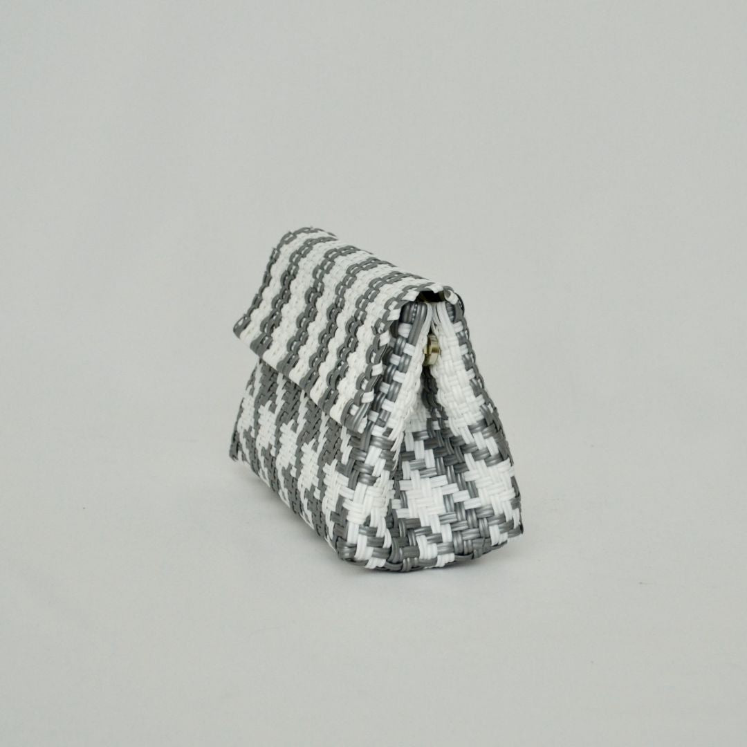 Bolsa de cosméticos artesanal con impacto social y diseño funcional - Bolsa Artesanal MX | Bolsas Hechas a Mano con Impacto Social