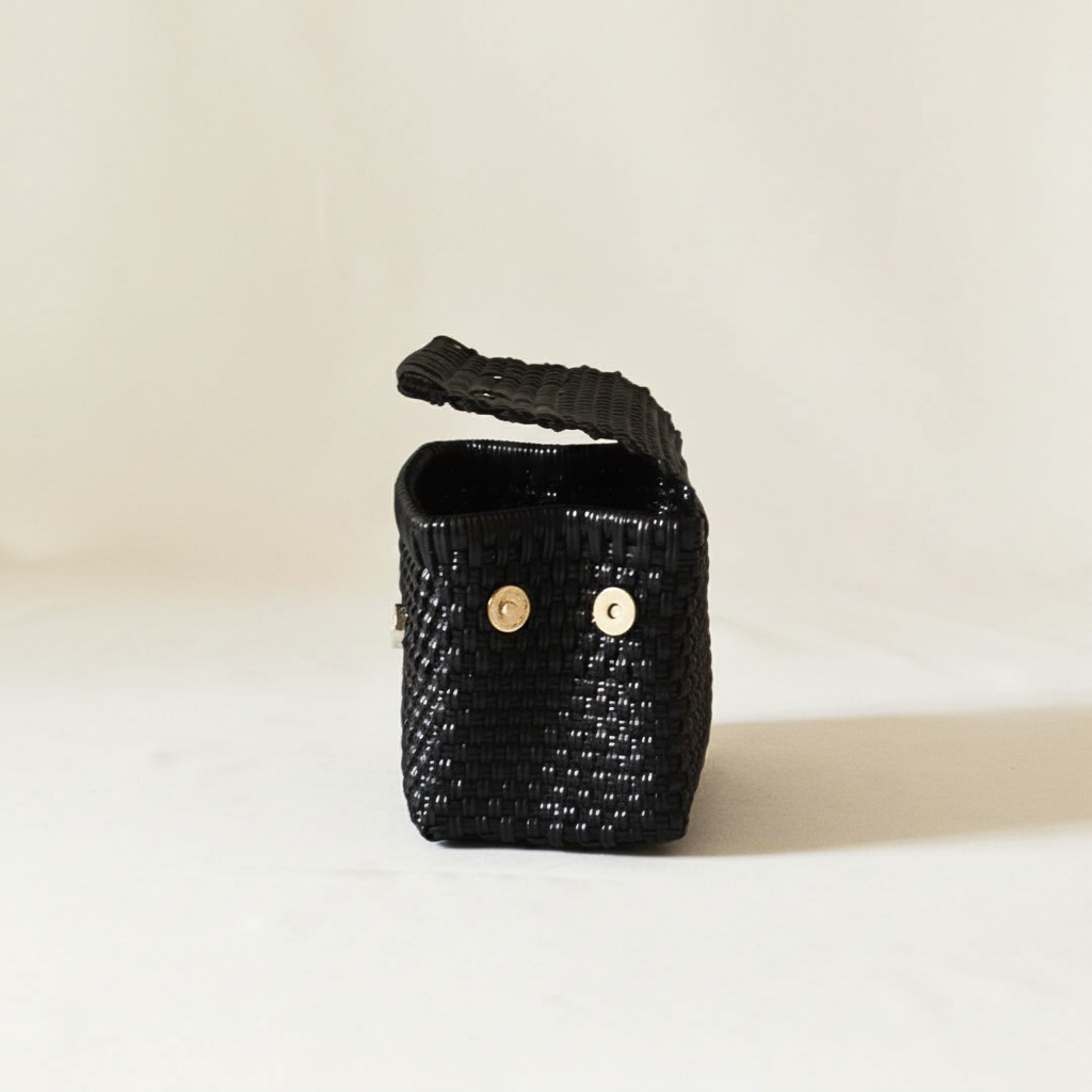 Cosméticos Negro abierto lateral — Off-White