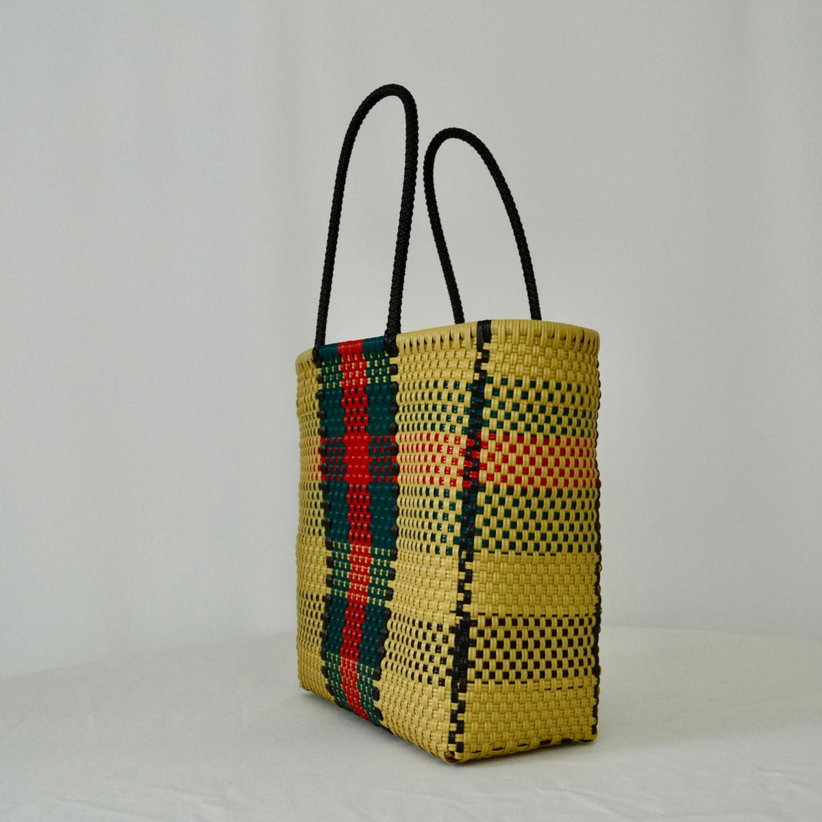 Tote artesanal grande con impacto social